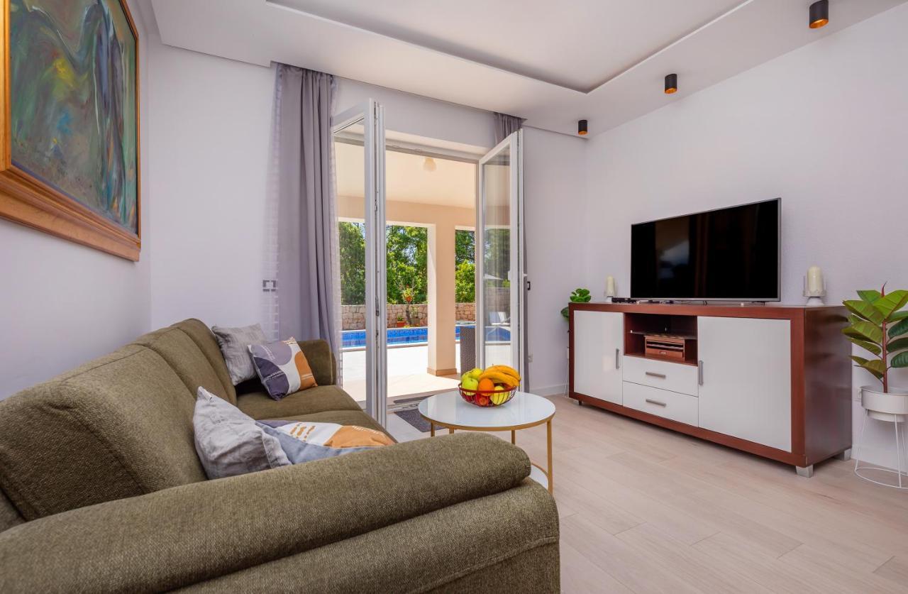 Apartment Holiday Home Doma, Cilipi Near Dubrovnik Exterior photo
