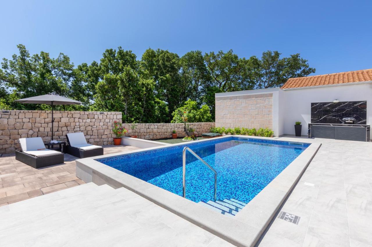 Apartment Holiday Home Doma, Cilipi Near Dubrovnik Exterior photo