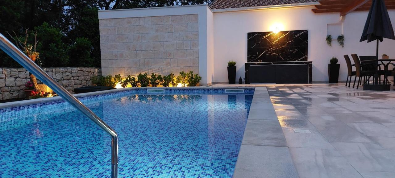 Apartment Holiday Home Doma, Cilipi Near Dubrovnik Exterior photo